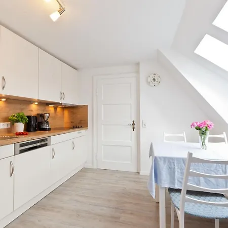 Ferienwohnung Sandburg דירה *